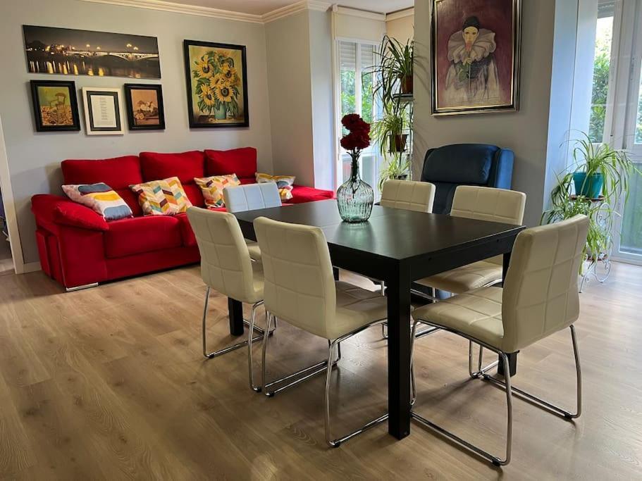 Triana Family Suites Севиля Екстериор снимка